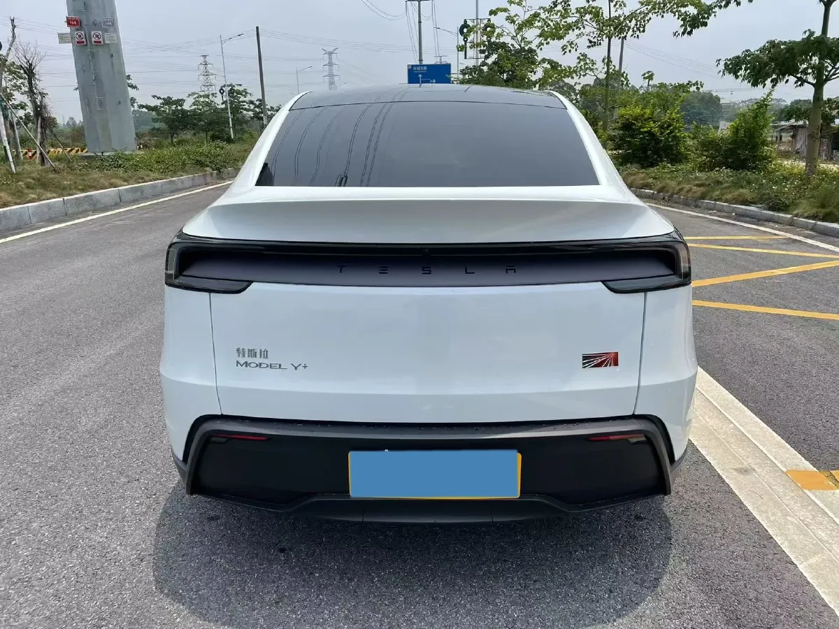2025 Tesla Model Y BEV 78.4KWH,autocango,china used car exporter,china ev exporter,chinese used car exporter,chinese used ev exporter