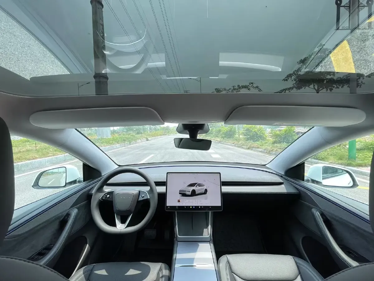 2025 Tesla Model Y BEV 78.4KWH,autocango,china used car exporter,china ev exporter,chinese used car exporter,chinese used ev exporter