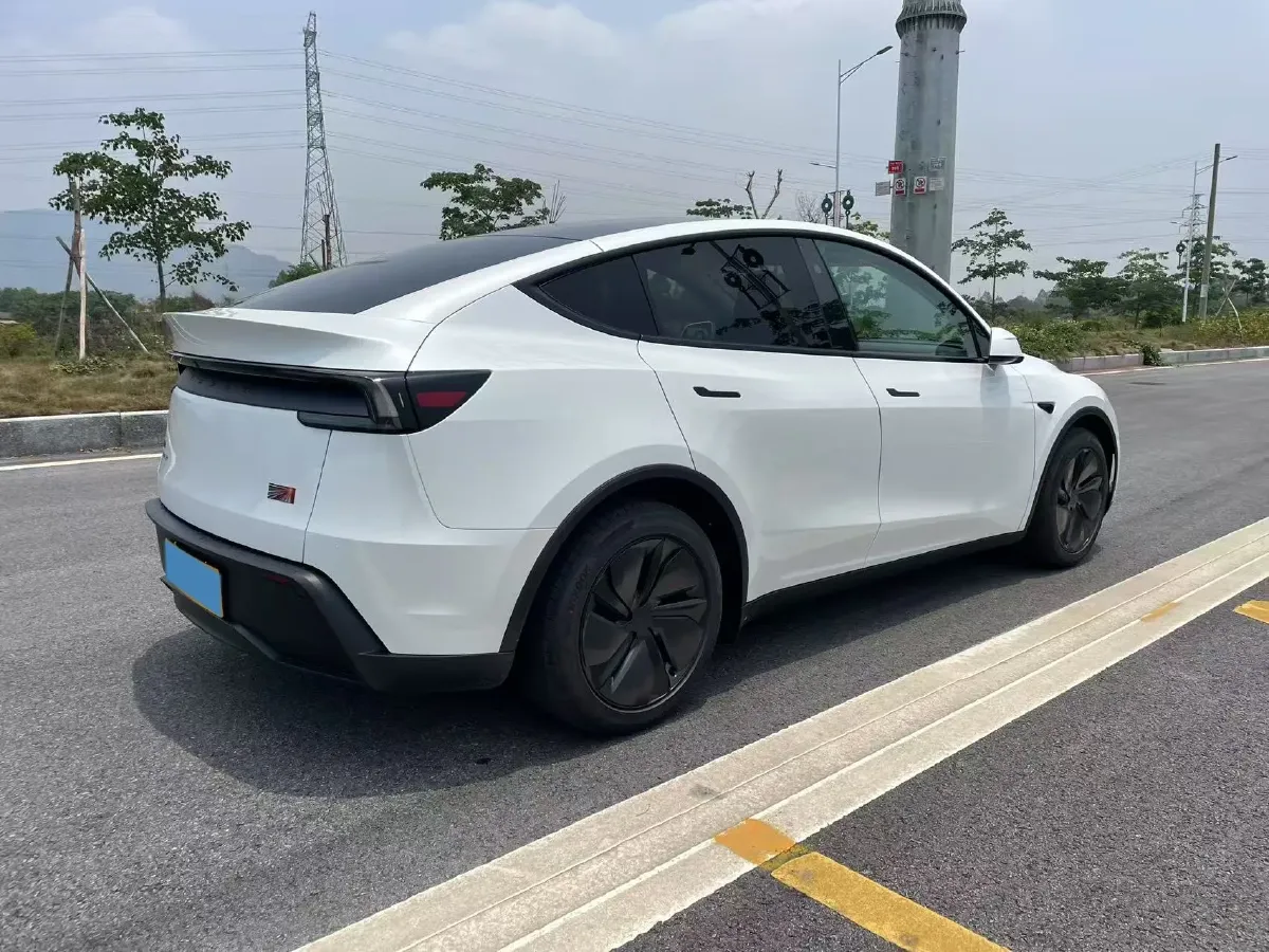 2025 Tesla Model Y BEV 78.4KWH,autocango,china used car exporter,china ev exporter,chinese used car exporter,chinese used ev exporter