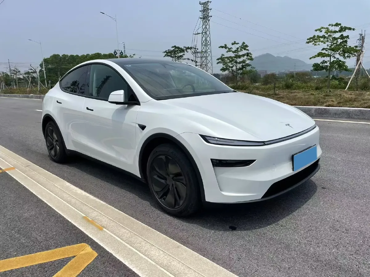2025 Tesla Model Y BEV 78.4KWH,autocango,china used car exporter,china ev exporter,chinese used car exporter,chinese used ev exporter