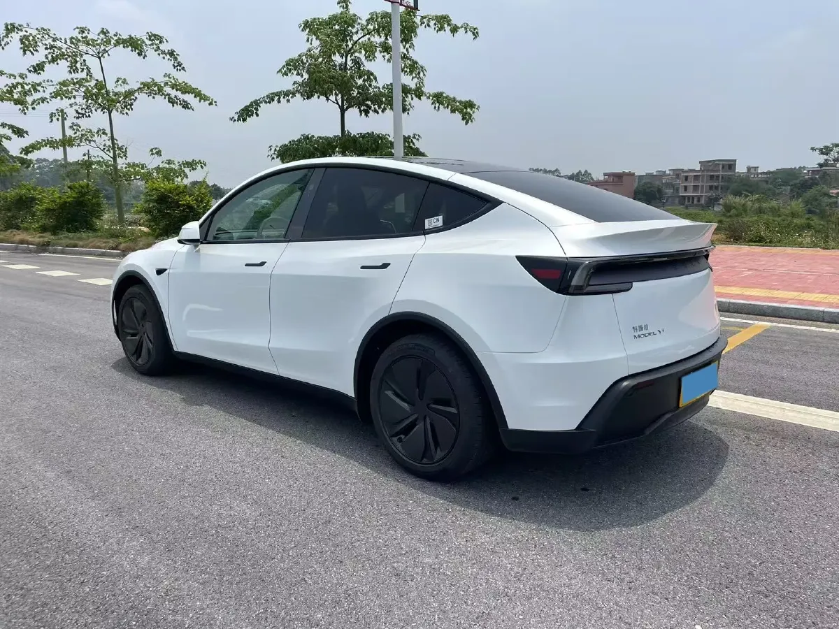 2025 Tesla Model Y BEV 78.4KWH,autocango,china used car exporter,china ev exporter,chinese used car exporter,chinese used ev exporter