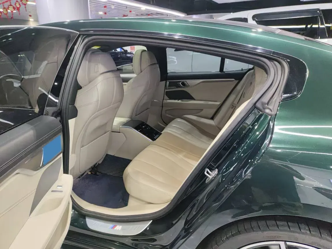 2022 BMW 8 Series 3.0T 333HP L6 8AT,autocango,china used car exporter,china ev exporter,chinese used car exporter,chinese used ev exporter