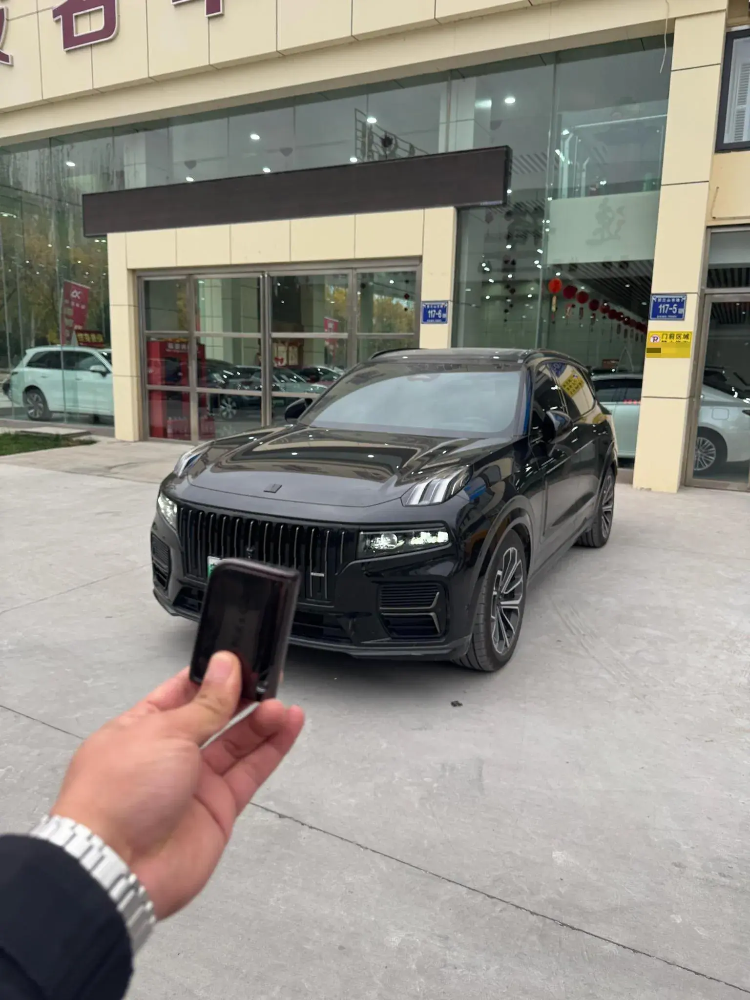 2024 LYNK&CO 09 view 1