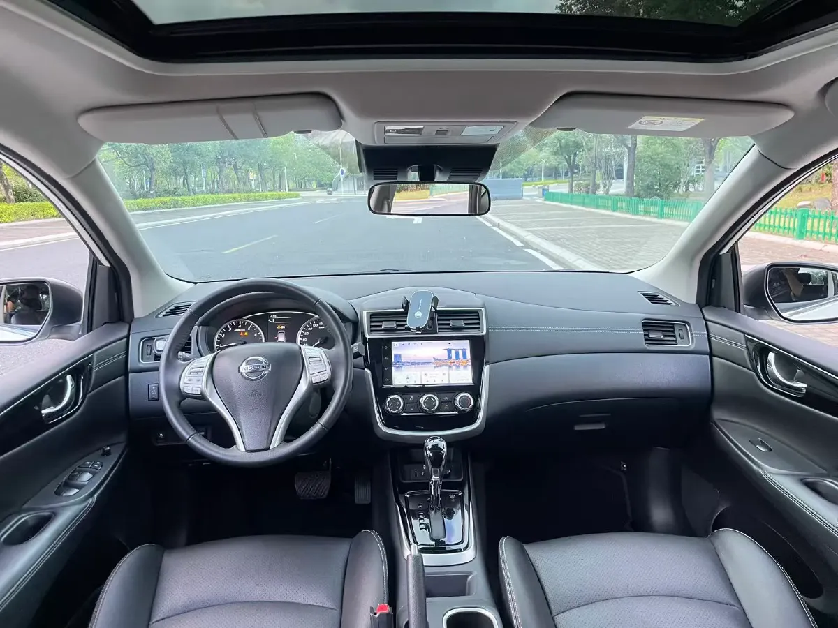 2021 Nissan Tiida 1.6L 122HP L4 CVT,autocango,china used car exporter,china ev exporter,chinese used car exporter,chinese used ev exporter