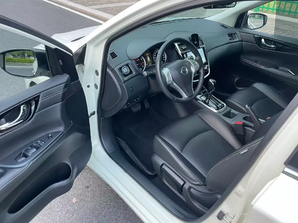 2021 Nissan Tiida 1.6L 122HP L4 CVT,autocango,china used car exporter,china ev exporter,chinese used car exporter,chinese used ev exporter