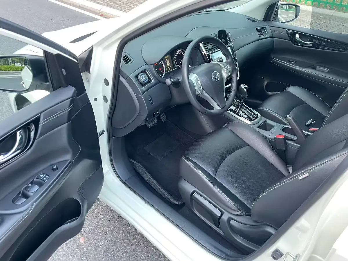 2021 Nissan Tiida 1.6L 122HP L4 CVT,autocango,china used car exporter,china ev exporter,chinese used car exporter,chinese used ev exporter