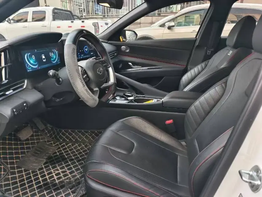 2022 HYUNDAI ELANTRA thumbnail 3