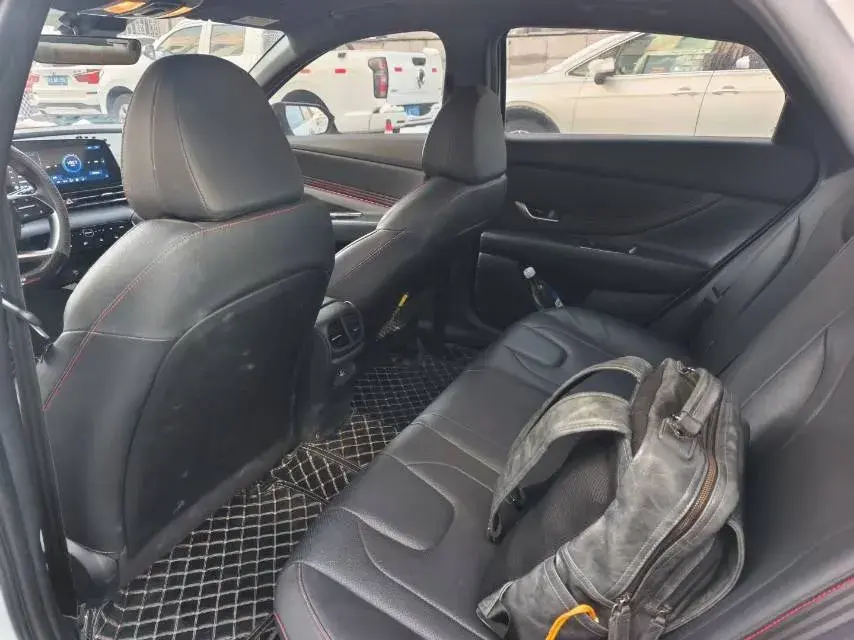 2022 HYUNDAI ELANTRA thumbnail 4