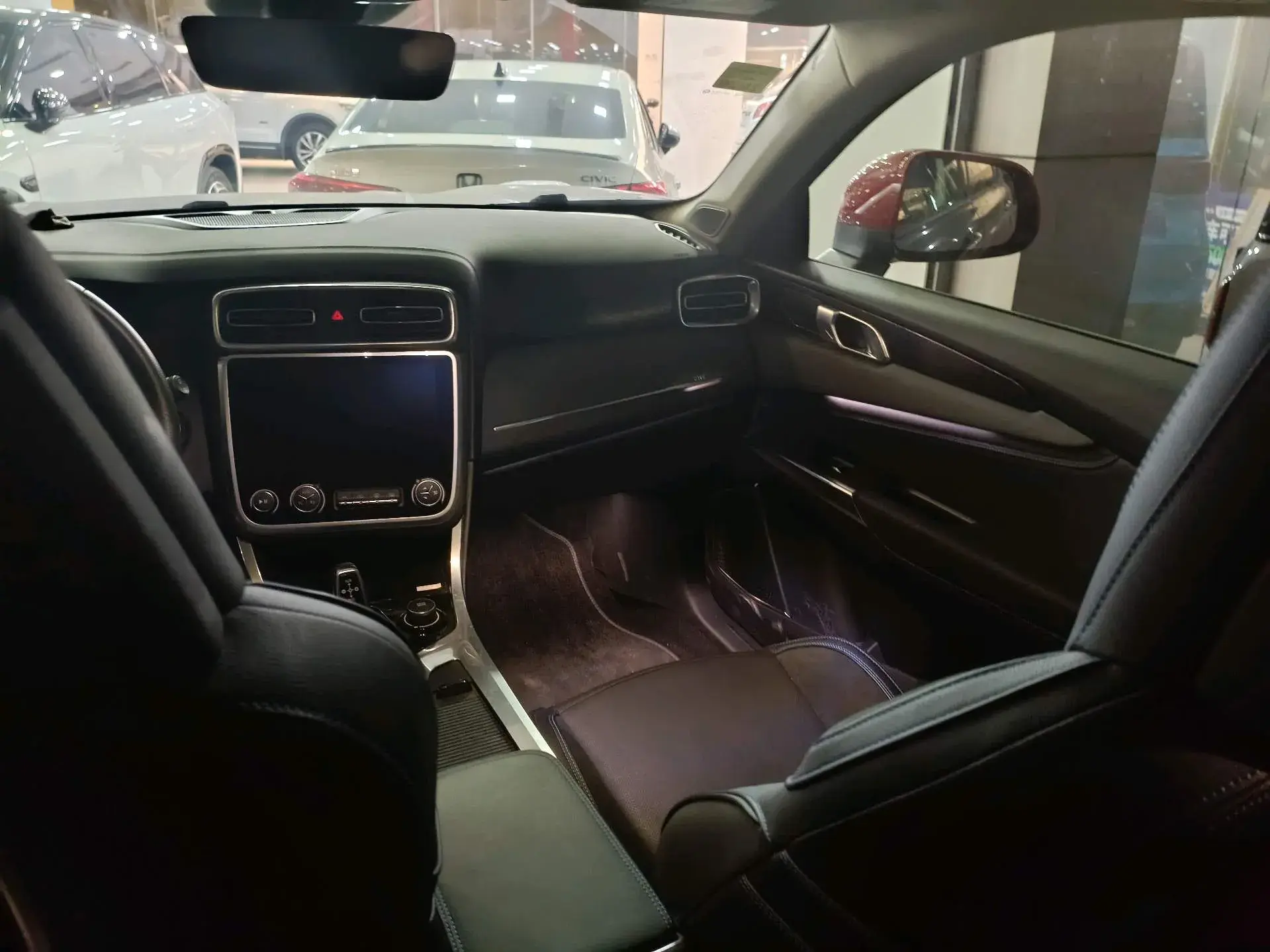 2018 LYNK&CO 01 thumbnail 4