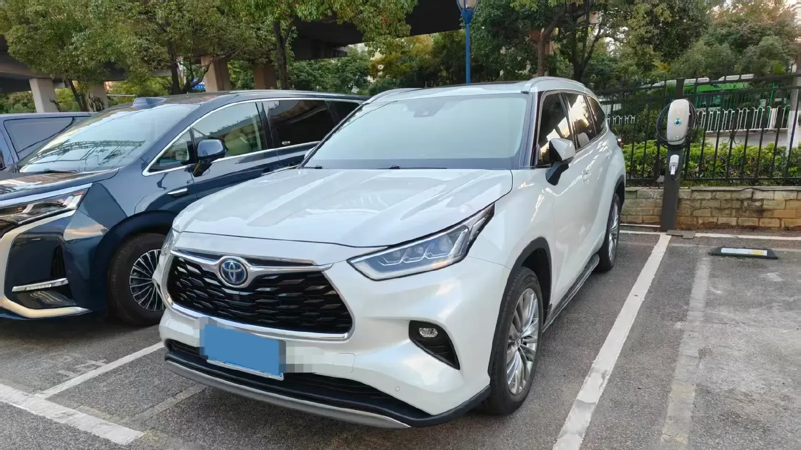 2022 Toyota Highlander 2.5L 192HP L4 E-CVT Hybrid,autocango,china used car exporter,china ev exporter,chinese used car exporter,chinese used ev exporter