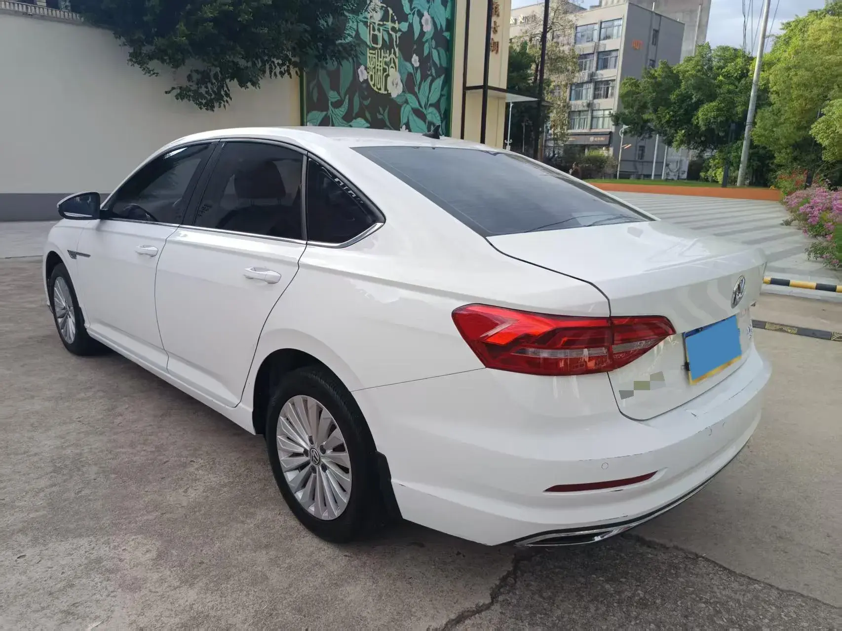 2019 VOLKSWAGEN LAVIDA thumbnail 4