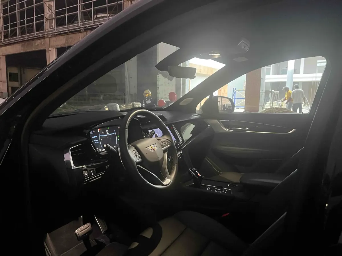 2025 Cadillac XT6 2.0T 237HP L4 9AT,autocango,china used car exporter,china ev exporter,chinese used car exporter,chinese used ev exporter