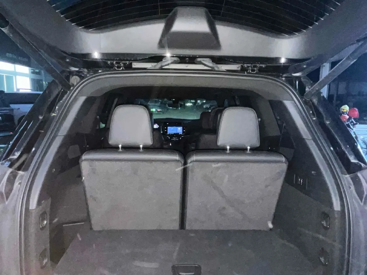 2025 Cadillac XT6 2.0T 237HP L4 9AT,autocango,china used car exporter,china ev exporter,chinese used car exporter,chinese used ev exporter