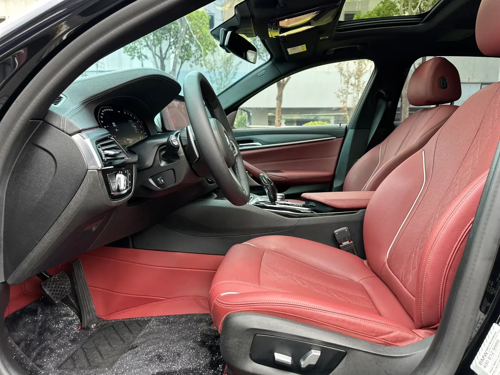 2021 BMW 5 thumbnail 3