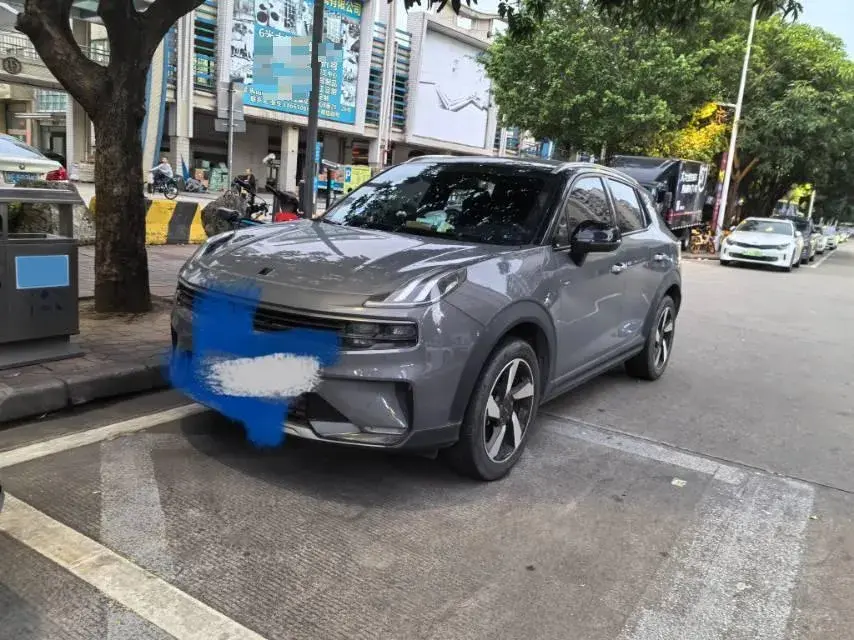 2020 LYNK&CO 06 view 1