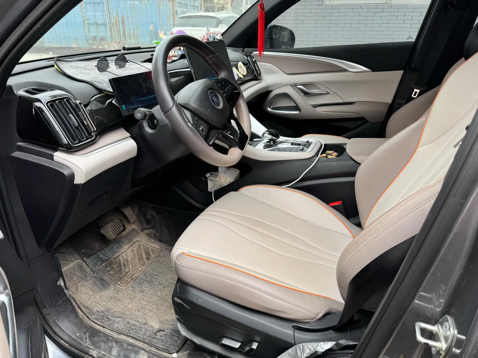 2024 BYD SONG thumbnail 4