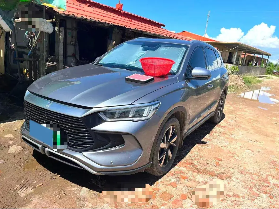 2024 BYD SONG view 1