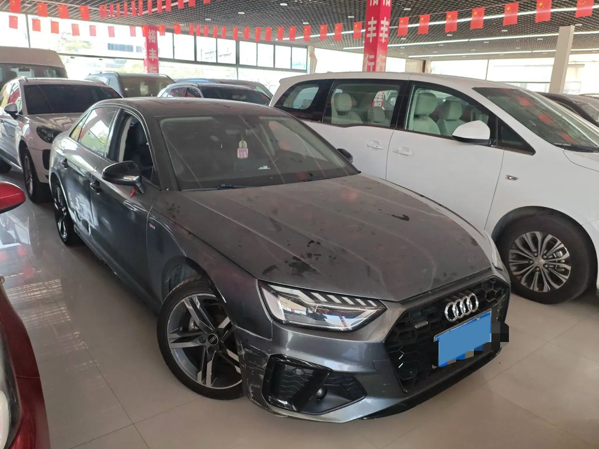 2023 AUDI A4L thumbnail 2