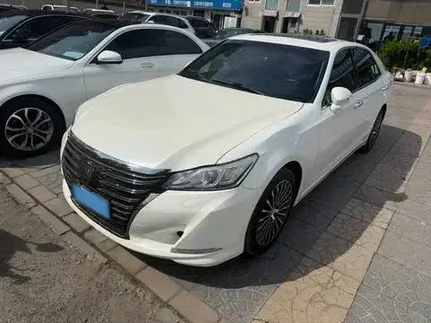 2018 TOYOTA CROWN view 1