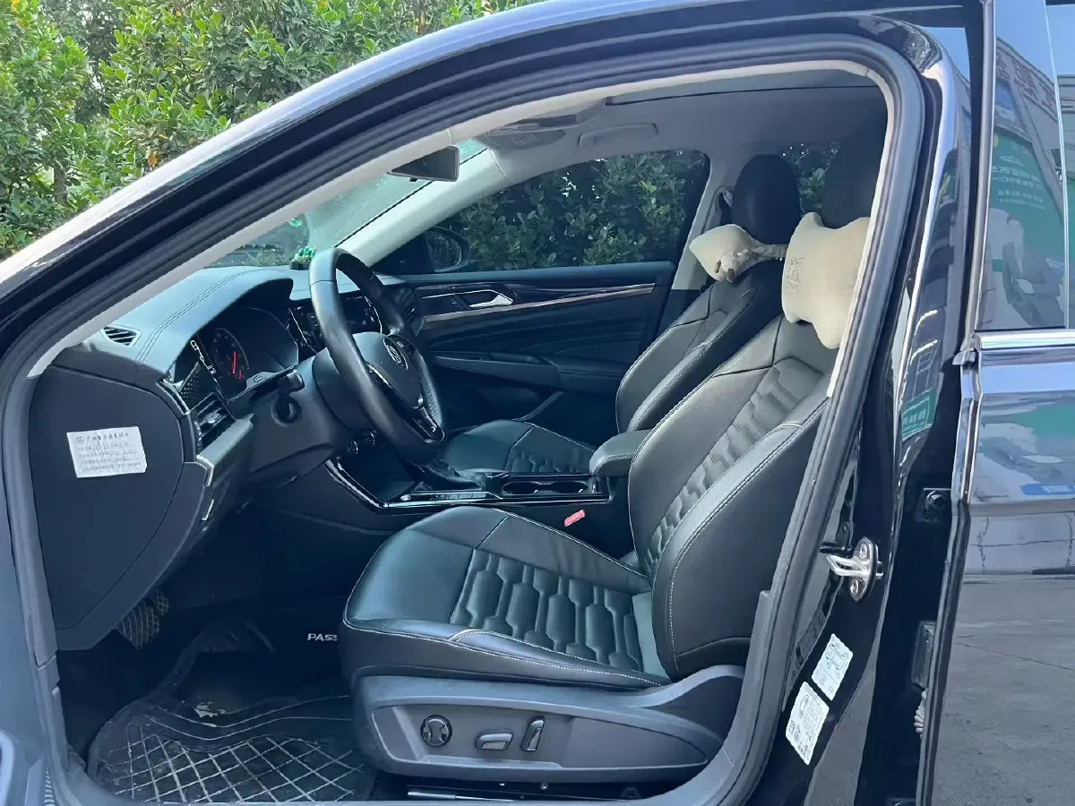 2019 Volkswagen Passat 2.0T 186HP L4 7DCT,autocango,china used car exporter,china ev exporter,chinese used car exporter,chinese used ev exporter