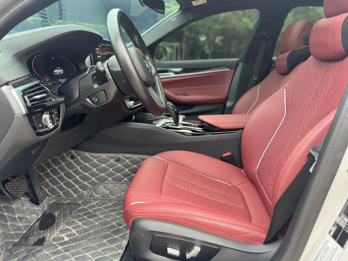 2022 BMW 5 Series 2.0T 184HP L4 8AT,autocango,china used car exporter,china ev exporter,chinese used car exporter,chinese used ev exporter