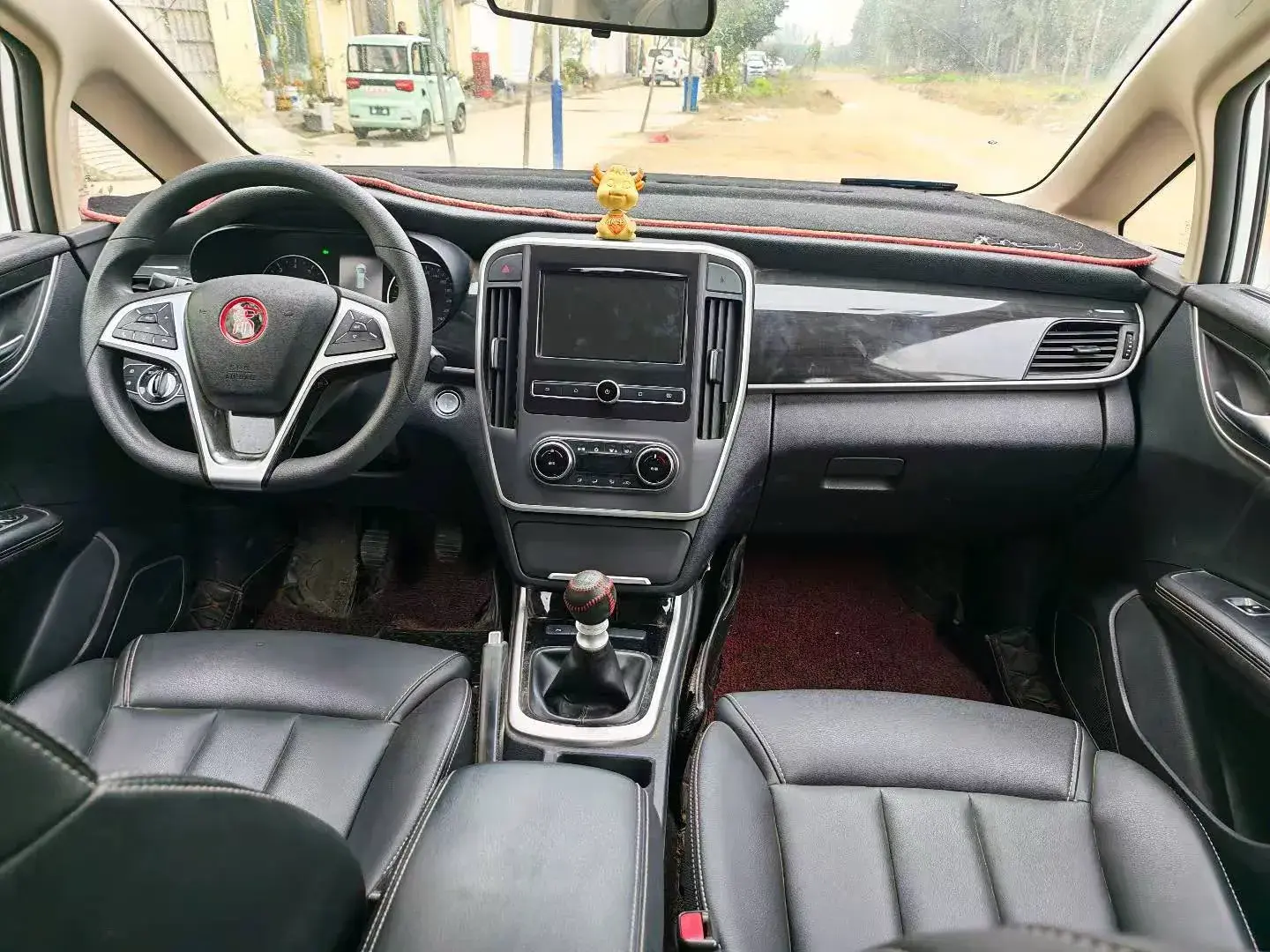 2017 BYD SONG thumbnail 3