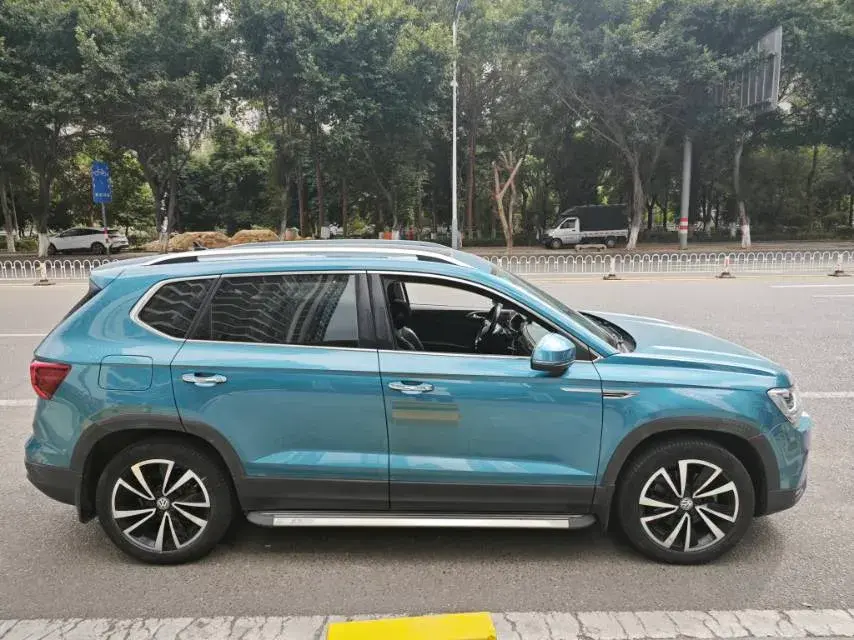 2021 VOLKSWAGEN THARU thumbnail 4