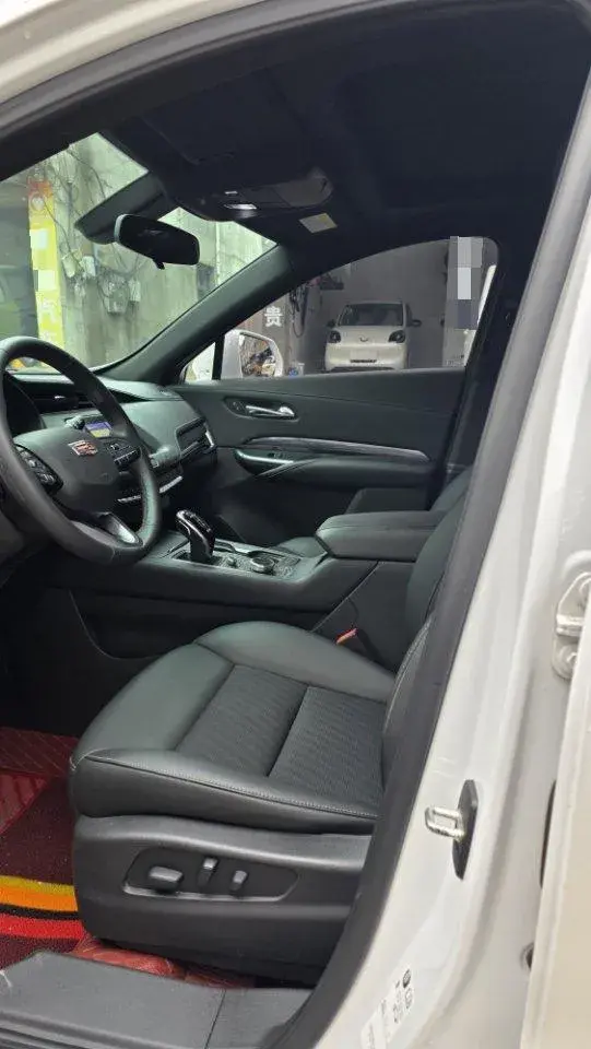 2020 CADILLAC XT4 thumbnail 4