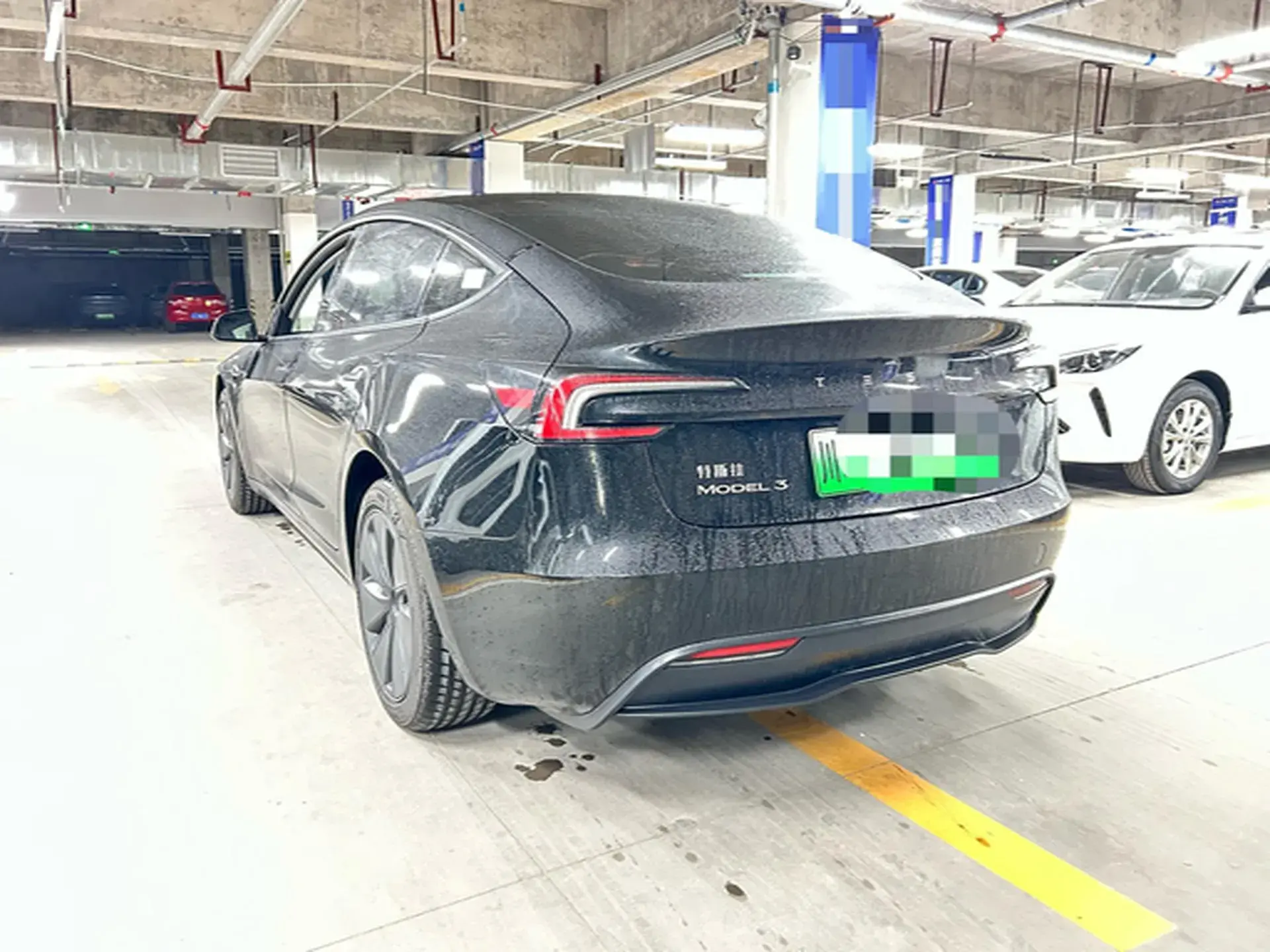 2025 TESLA MODEL thumbnail 4