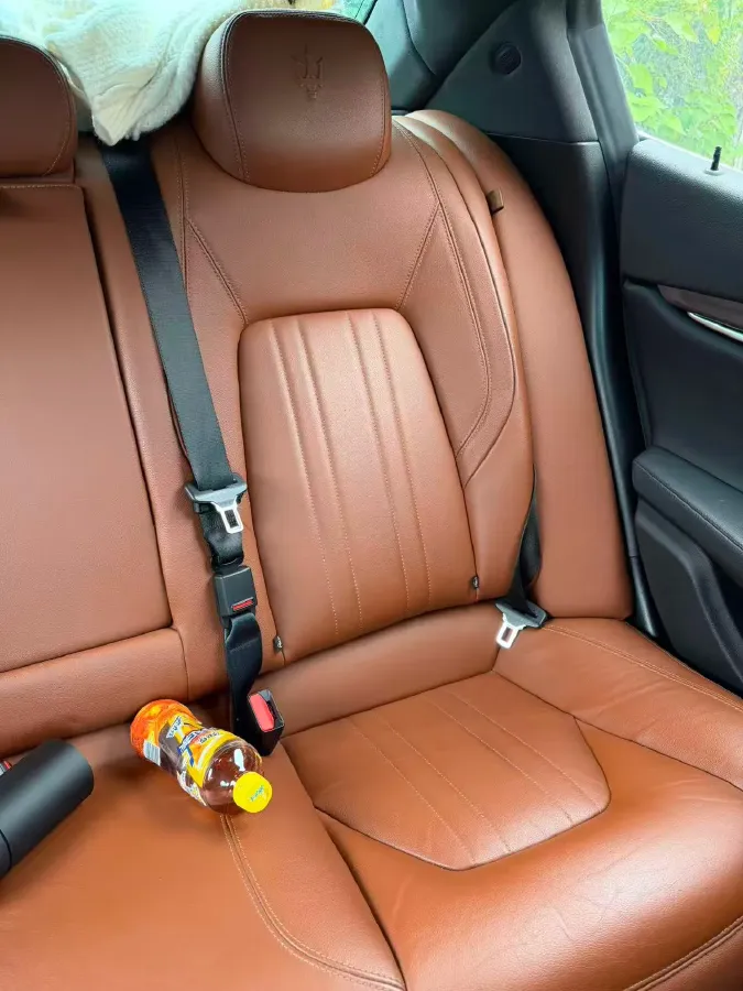 2021 Maserati Ghibli 2.0T 330HP L4 8AT,autocango,china used car exporter,china ev exporter,chinese used car exporter,chinese used ev exporter