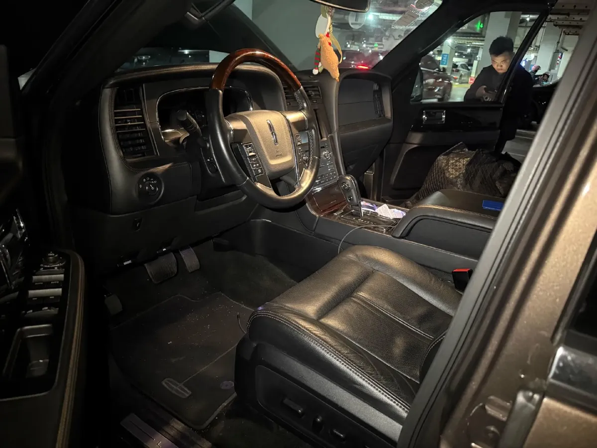 2017 Lincoln Navigator 3.5T 355HP V6 6AT,autocango,china used car exporter,china ev exporter,chinese used car exporter,chinese used ev exporter