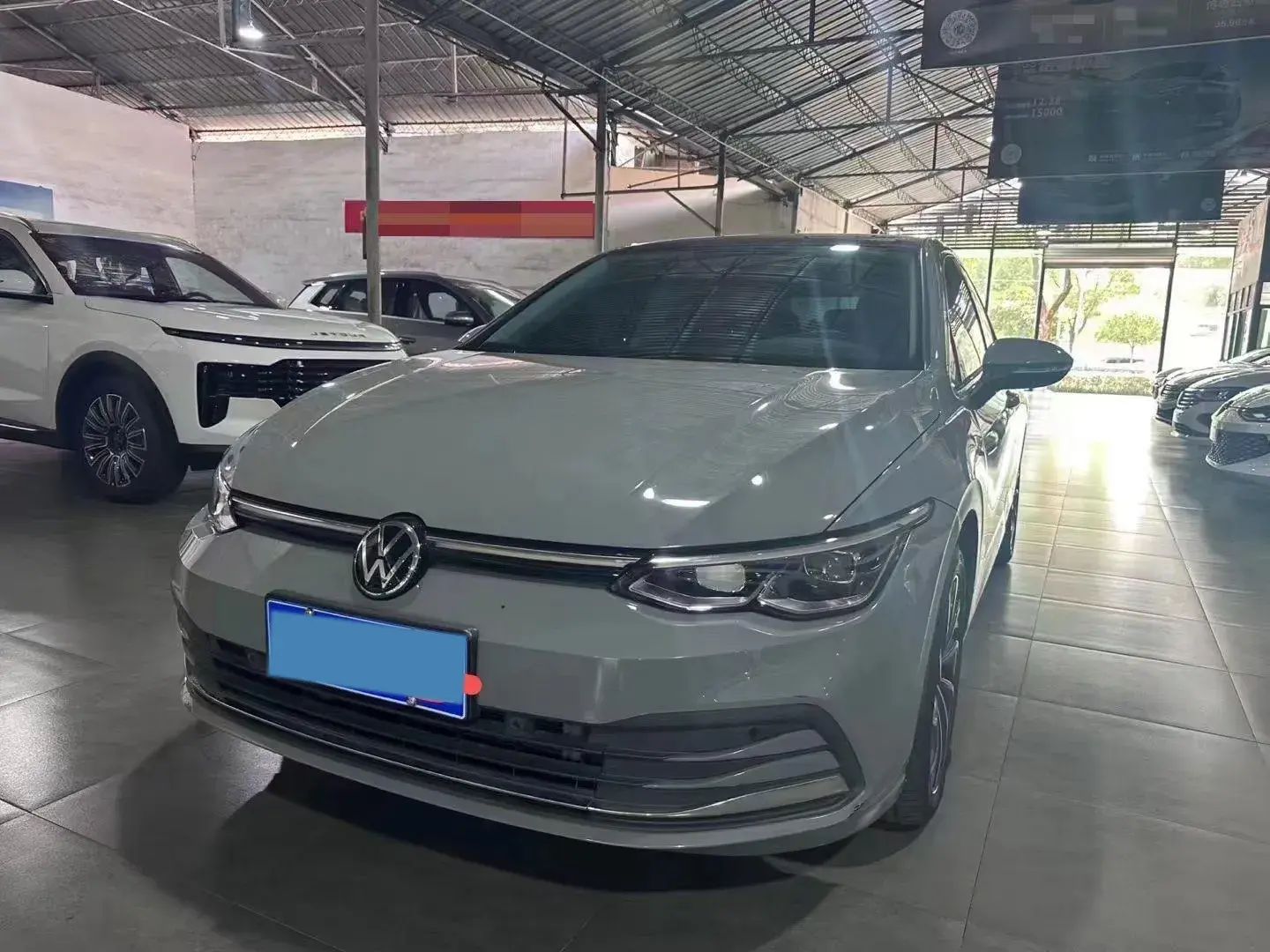 2021 VOLKSWAGEN GOLF view 1