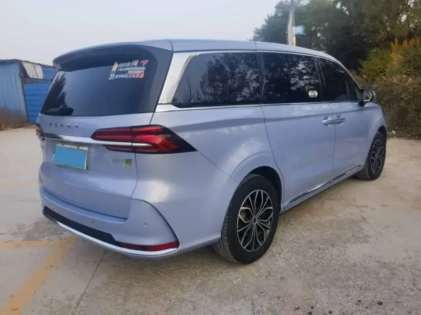 2022 ROEWE IMAX8 thumbnail 3