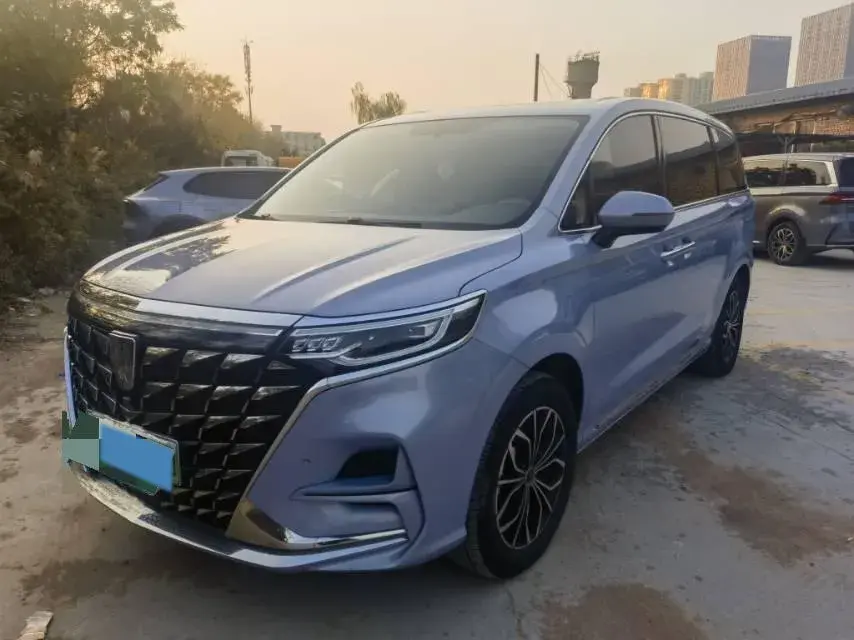 2022 ROEWE IMAX8 view 1