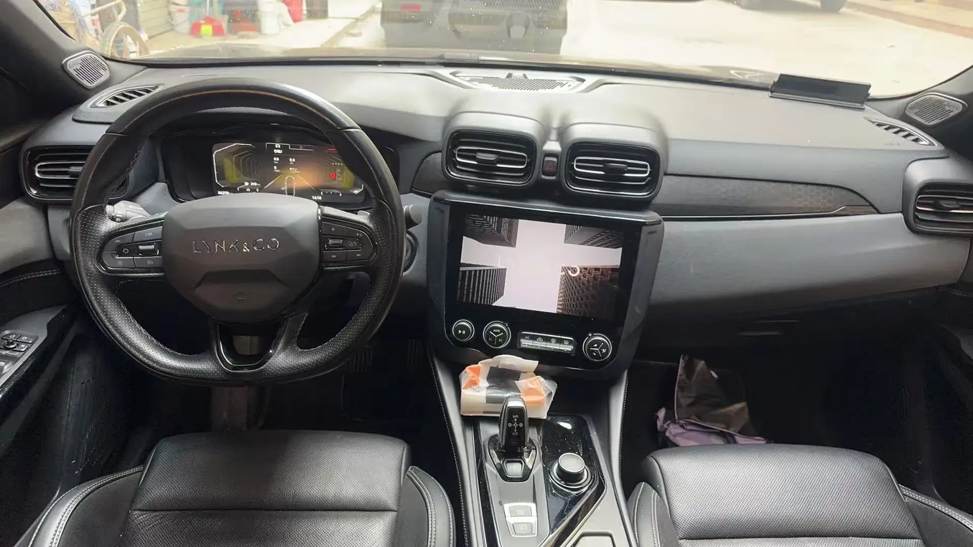 2021 LYNK&CO 03 thumbnail 3