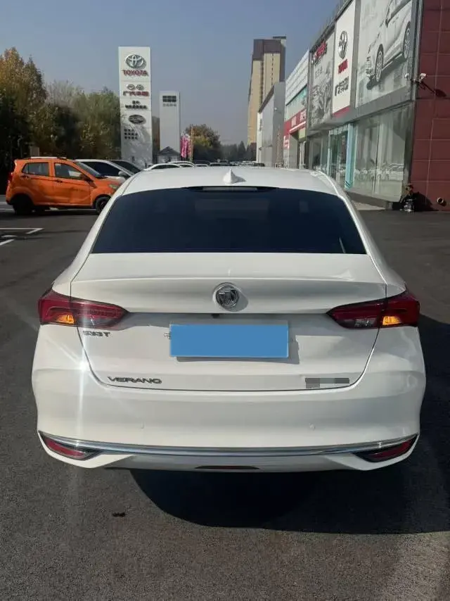 2022 BUICK VERANO thumbnail 4