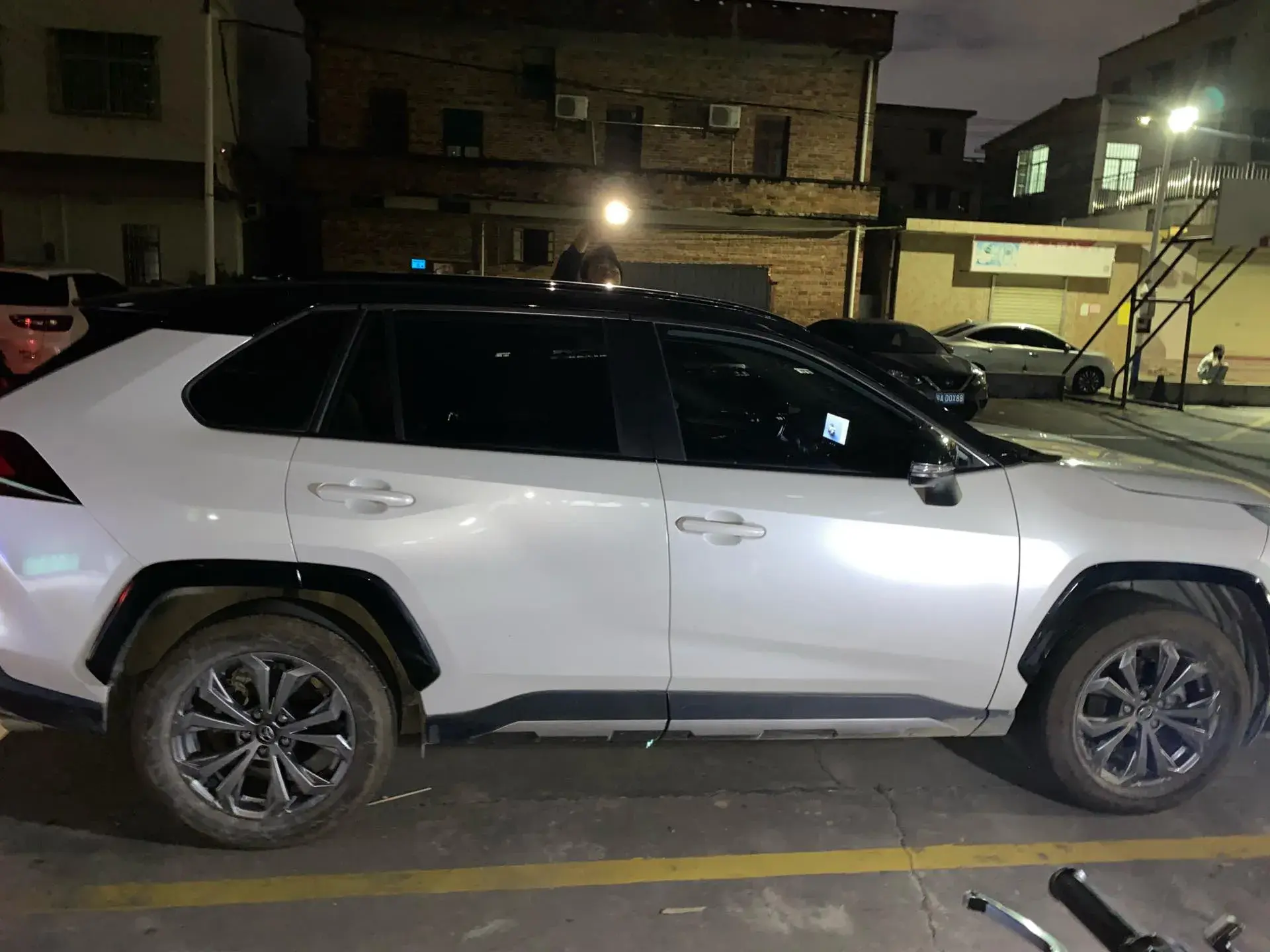 2023 TOYOTA RAV4 thumbnail 3