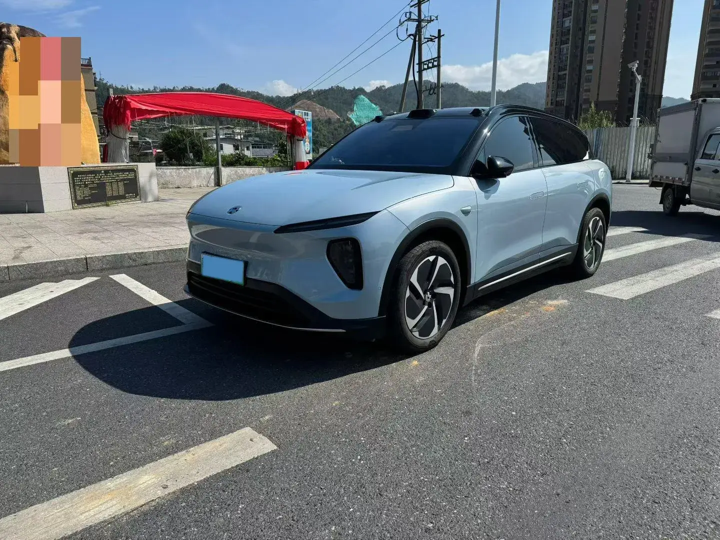2023 NIO ES6 view 1