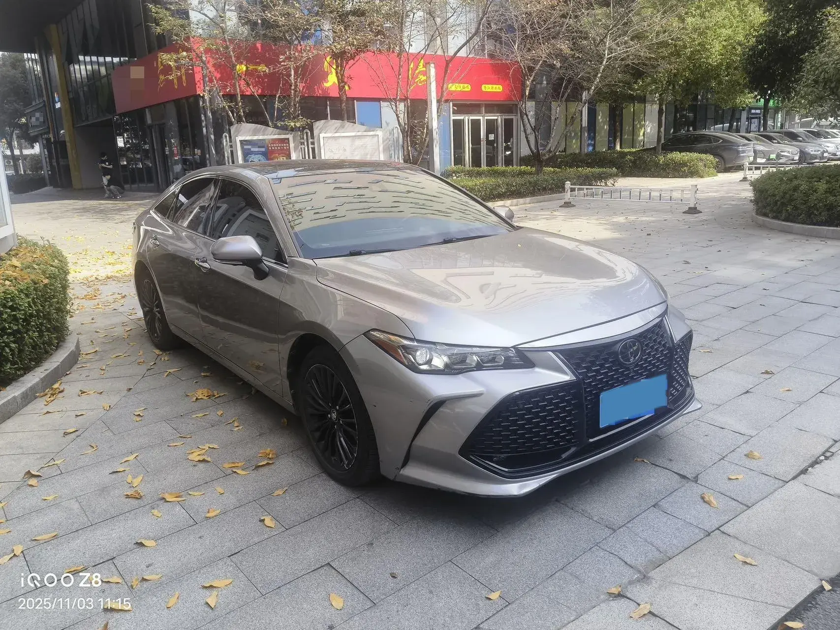 2019 TOYOTA AVALON thumbnail 3