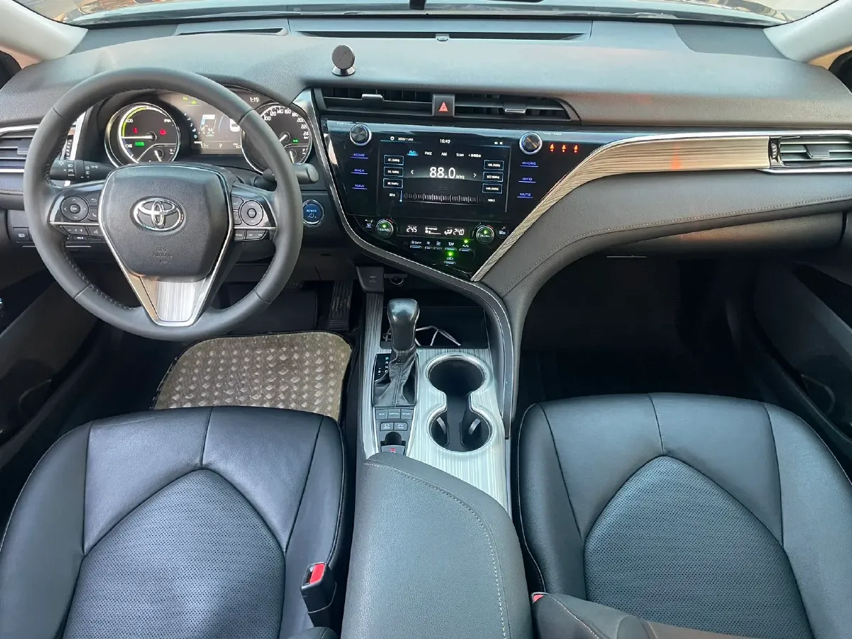 2019 Toyota Camry 2.5L 178HP L4 E-CVT Hybrid,autocango,china used car exporter,china ev exporter,chinese used car exporter,chinese used ev exporter