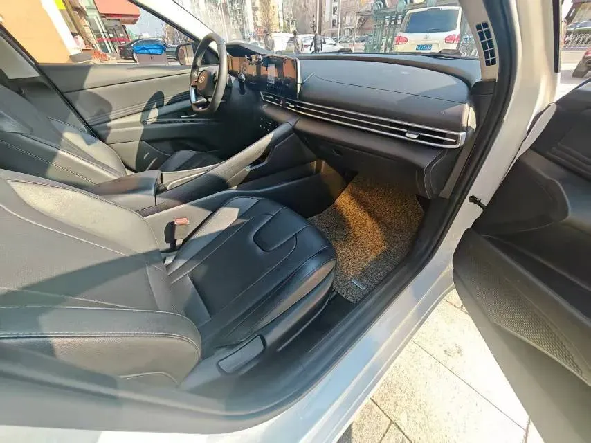 2021 Hyundai Elantra 1.5L 115HP L4 CVT,autocango,china used car exporter,china ev exporter,chinese used car exporter,chinese used ev exporter