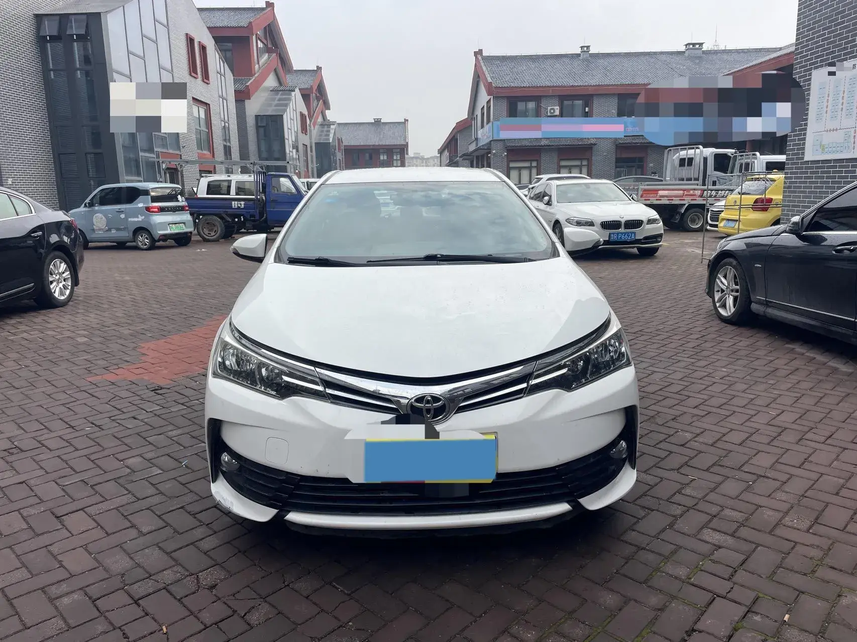 2018 TOYOTA COROLLA thumbnail 2