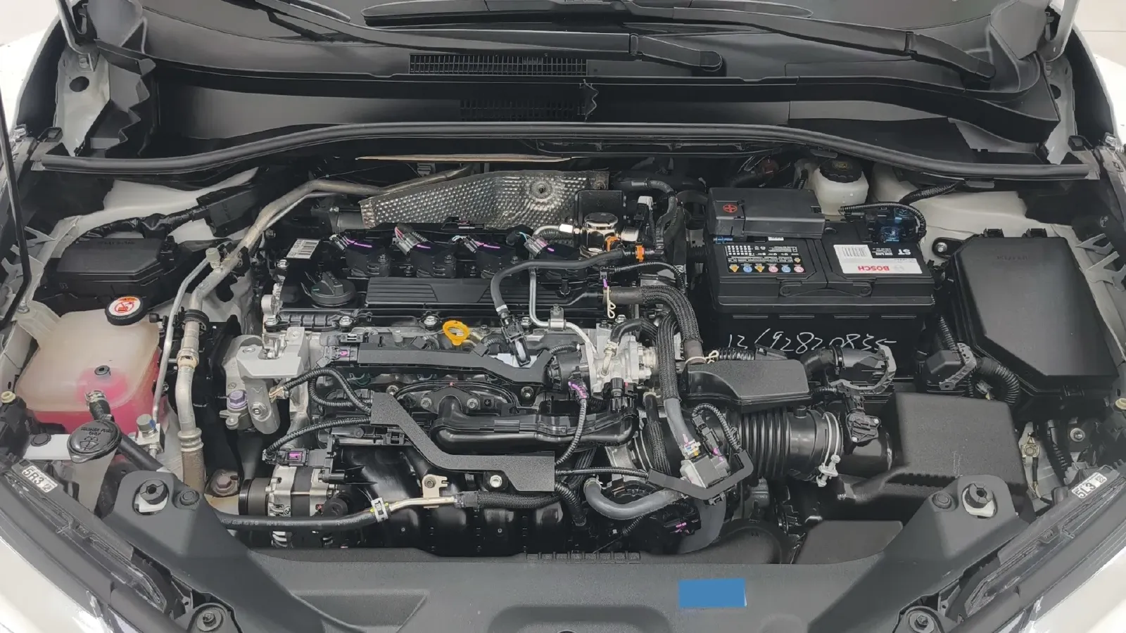 2022 Toyota C-HR 2.0L 171HP L4 CVT,autocango,china used car exporter,china ev exporter,chinese used car exporter,chinese used ev exporter