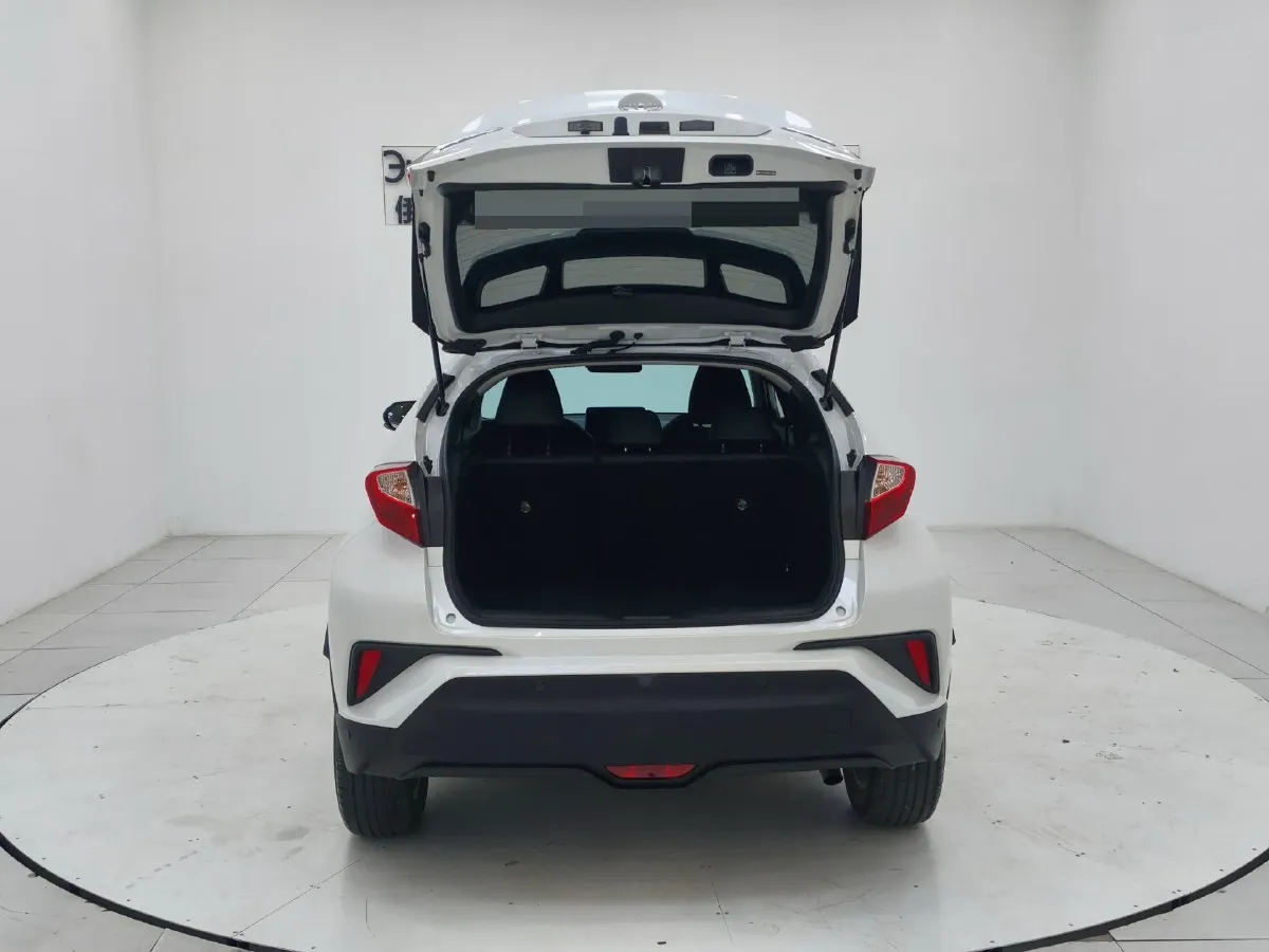 2022 Toyota C-HR 2.0L 171HP L4 CVT,autocango,china used car exporter,china ev exporter,chinese used car exporter,chinese used ev exporter