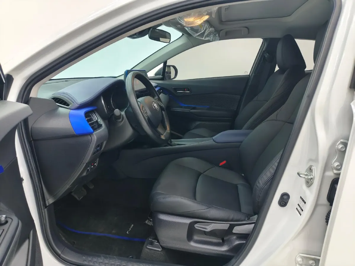 2022 Toyota C-HR 2.0L 171HP L4 CVT,autocango,china used car exporter,china ev exporter,chinese used car exporter,chinese used ev exporter