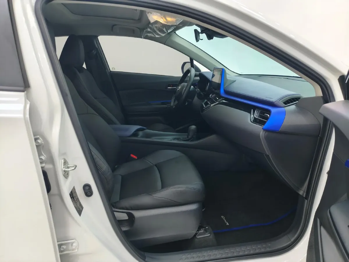 2022 Toyota C-HR 2.0L 171HP L4 CVT,autocango,china used car exporter,china ev exporter,chinese used car exporter,chinese used ev exporter