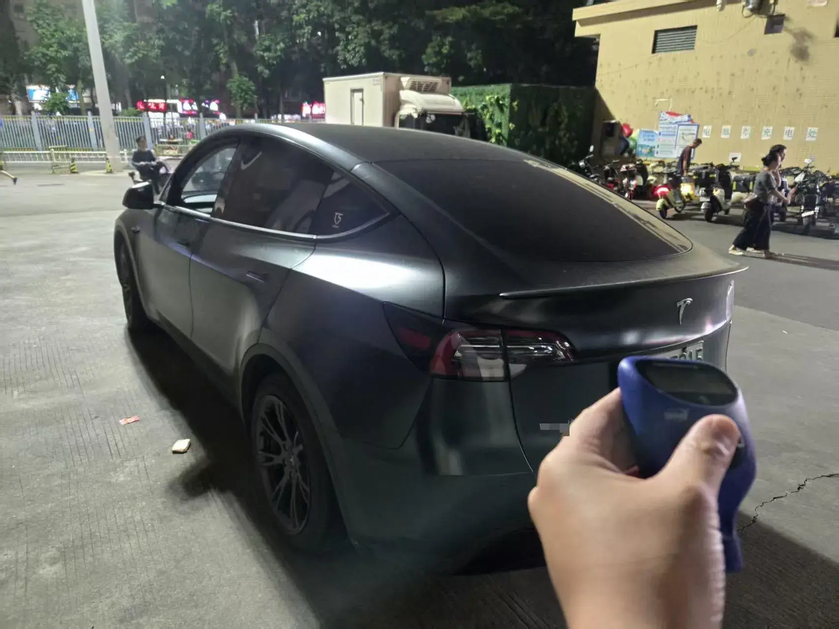 2023 TESLA MODEL thumbnail 3