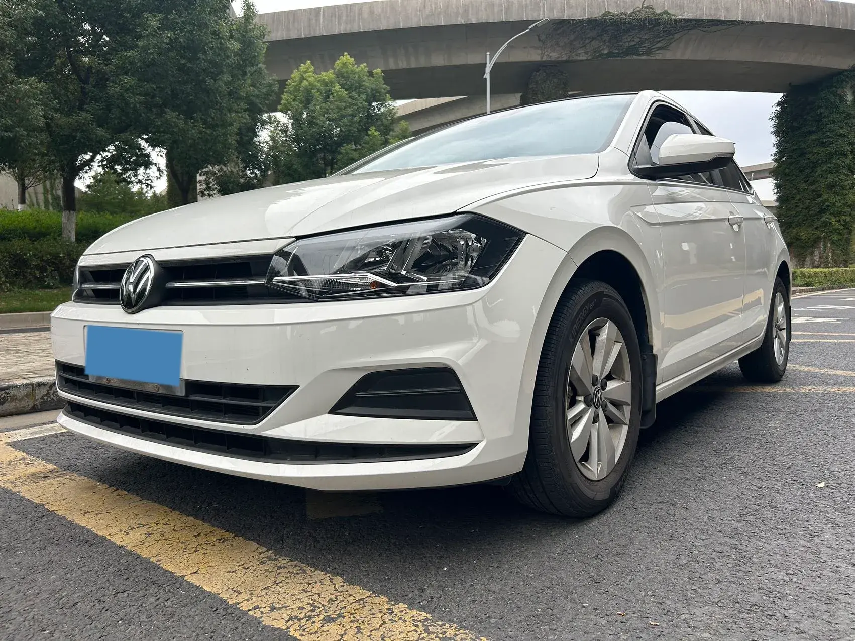2021 VOLKSWAGEN POLO view 1