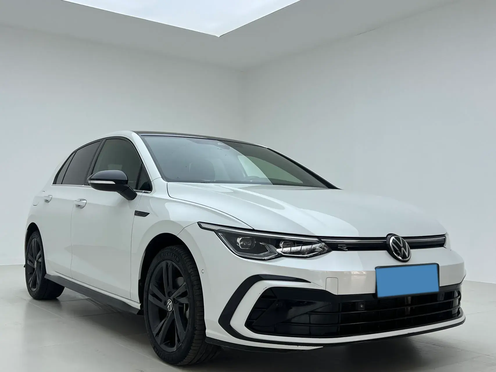 2021 VOLKSWAGEN GOLF thumbnail 3
