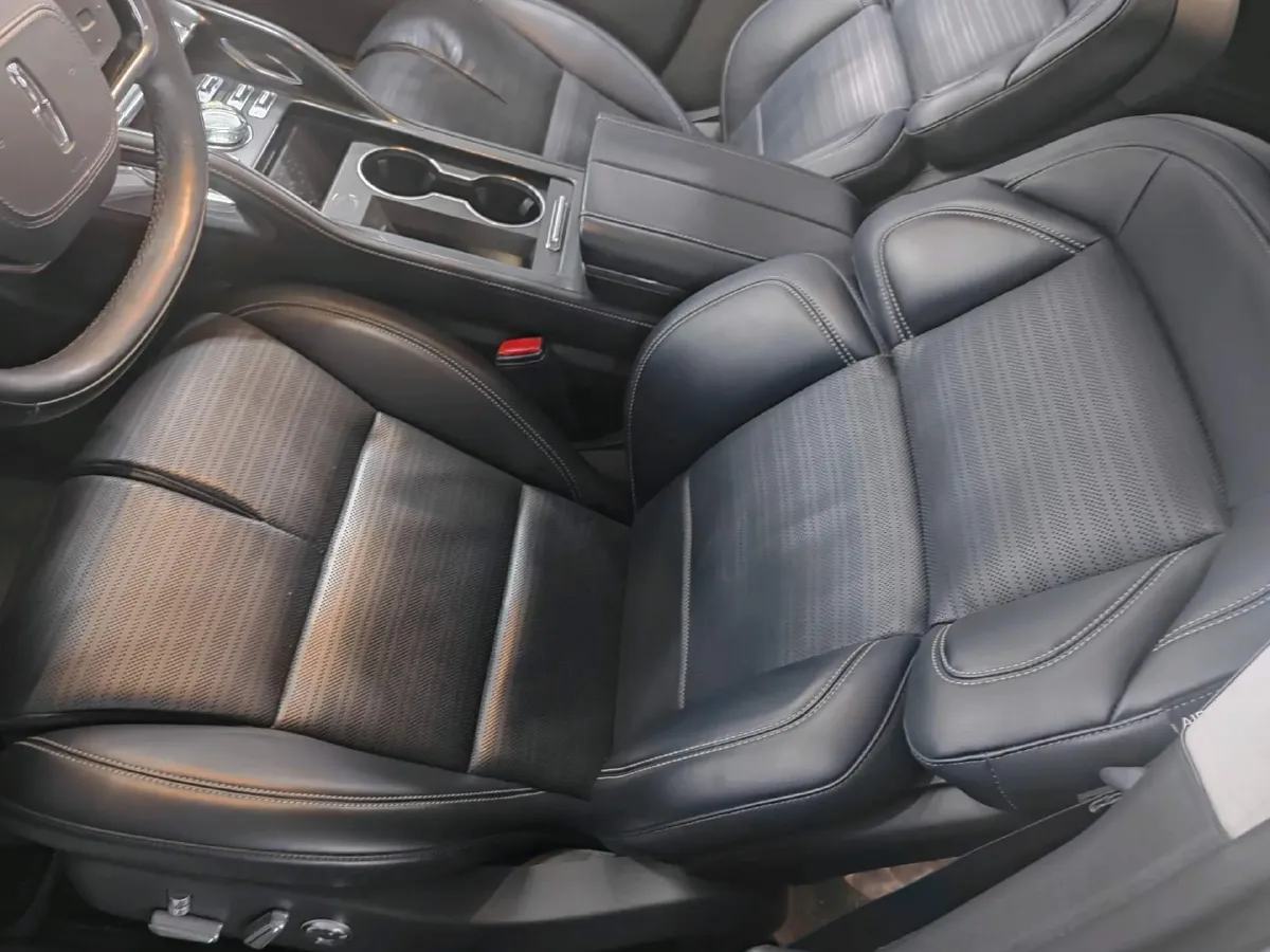 2023 Lincoln Nautilus 2.0T 261HP L4 8AT,autocango,china used car exporter,china ev exporter,chinese used car exporter,chinese used ev exporter